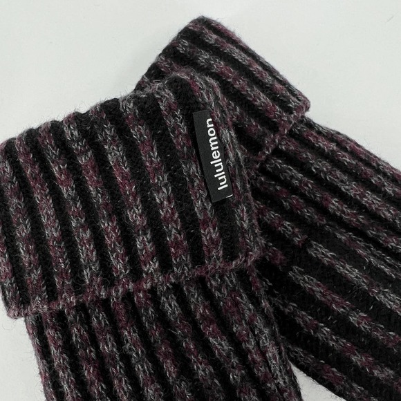 LULULEMON Textured Fleece Lined Mittens Womens XS Small XS/S Black NWT - Picture 3 of 8